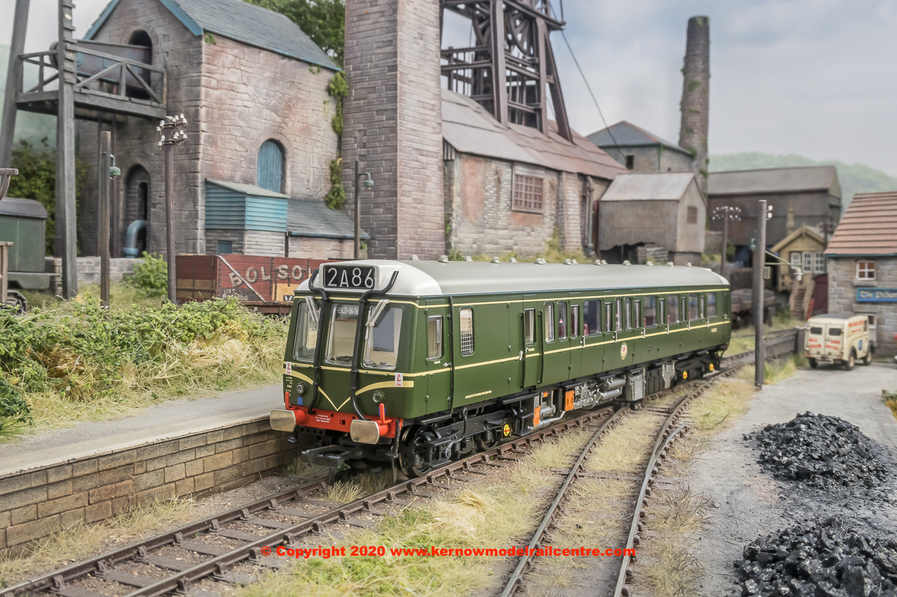35-525 Bachmann Class 121 Single Car DMU Set in BR Green livery with speed whiskers